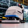 Global Industrial™ Auto Floor Scrubber with Traction Drive, 34" Cleaning Path